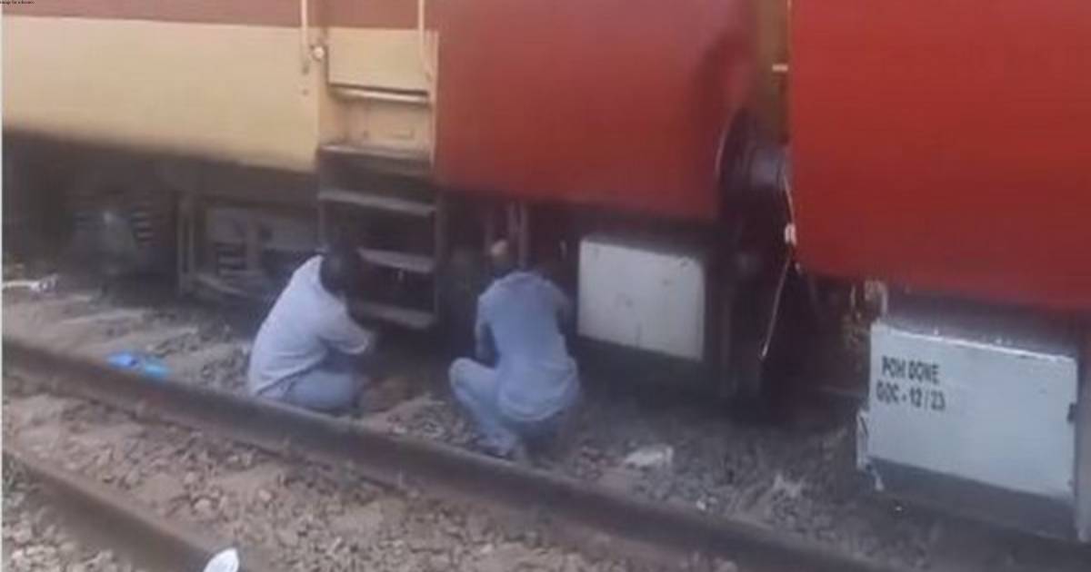 Kerala: Kannur-Alappuzha Executive Express derails during shunting